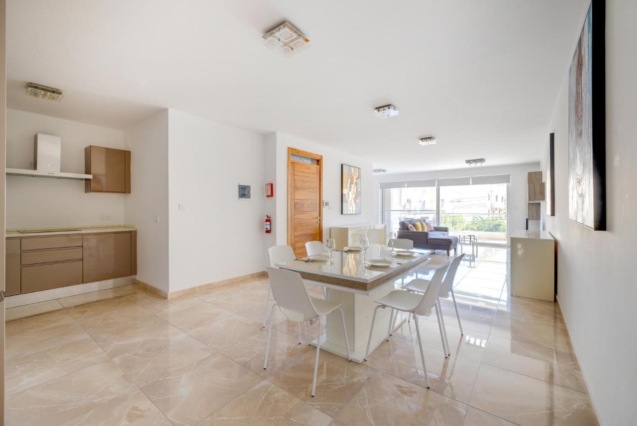 Marvellous 3Br Apartment In Central St Julians San Julián Exterior foto