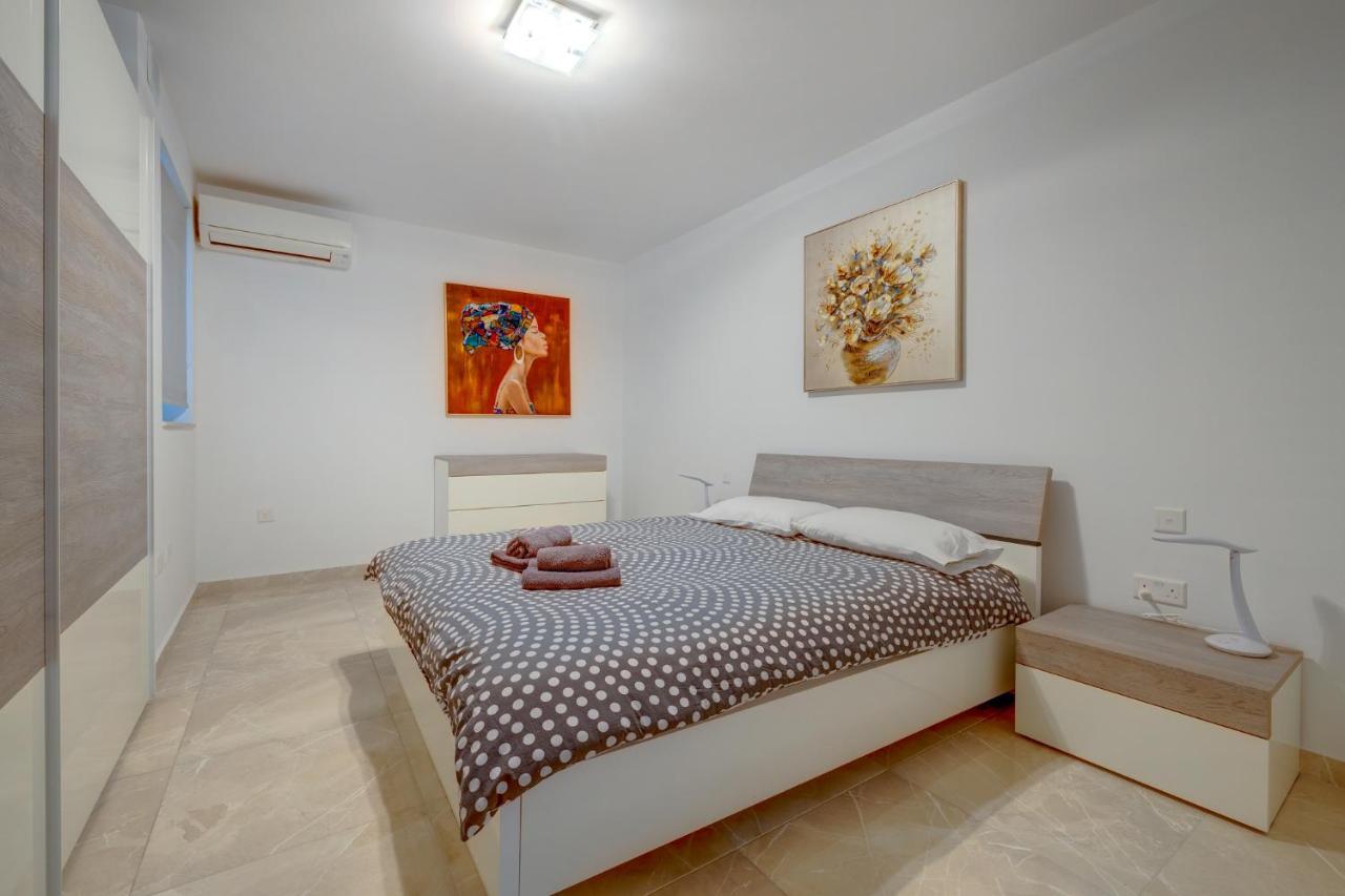 Marvellous 3Br Apartment In Central St Julians San Julián Exterior foto