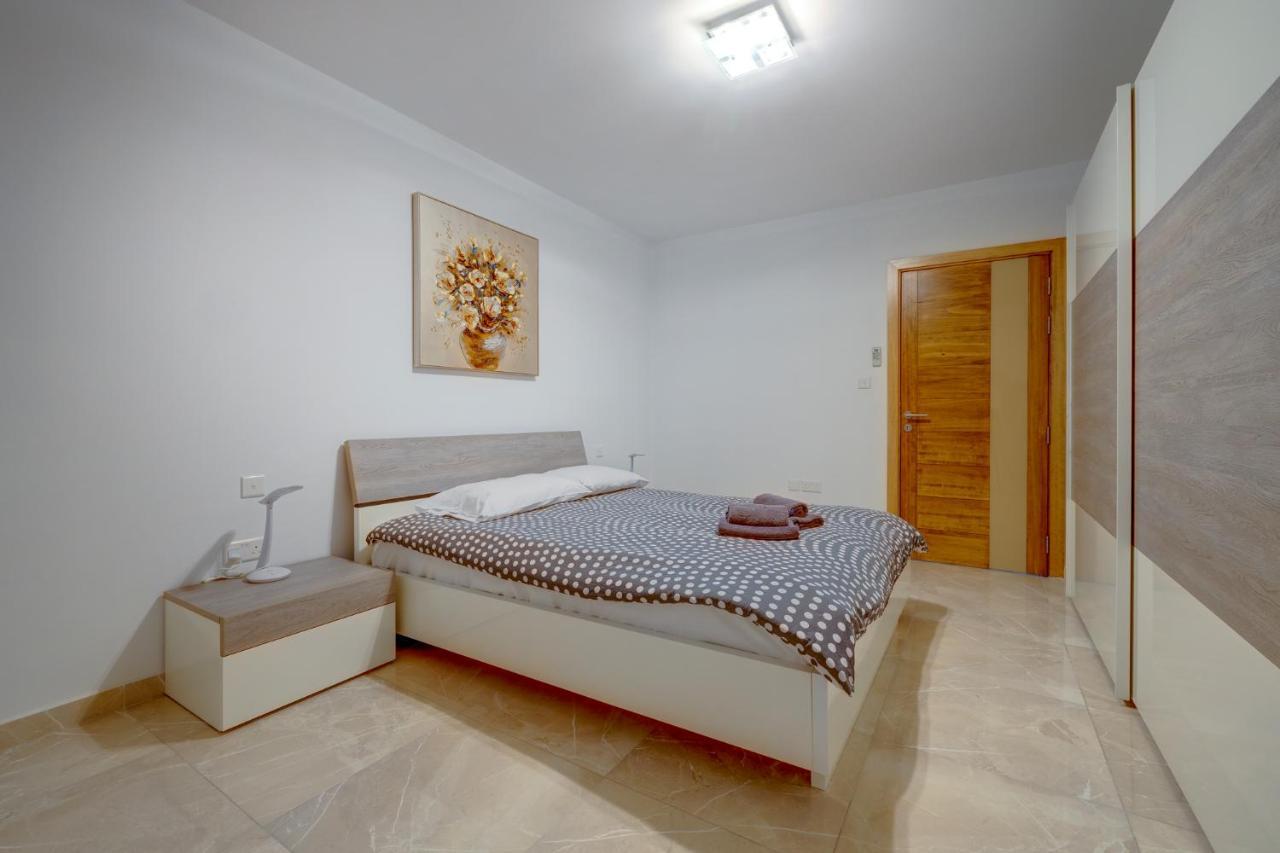 Marvellous 3Br Apartment In Central St Julians San Julián Exterior foto