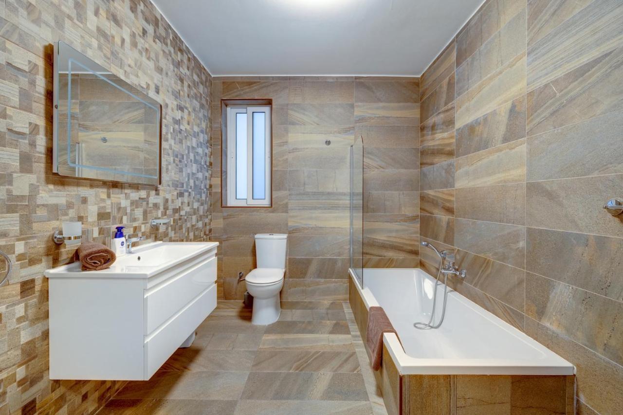 Marvellous 3Br Apartment In Central St Julians San Julián Exterior foto